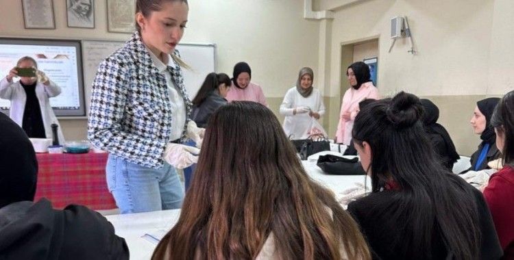 Öğrencilere sağlıklı beslenme eğitimi verildi
