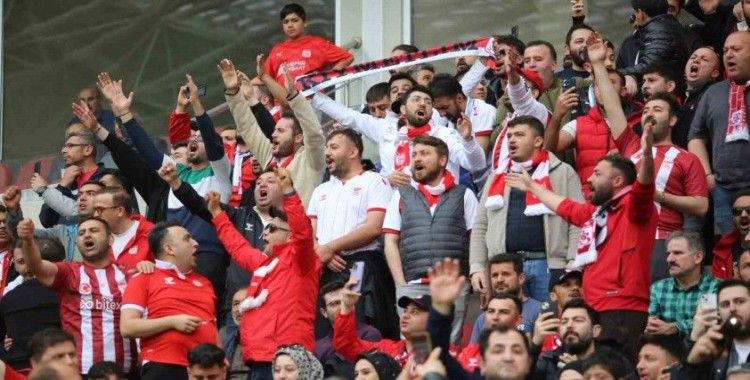 Sivassporlu taraftarlar, Bodrum FK maçına ilgi gösterdi
