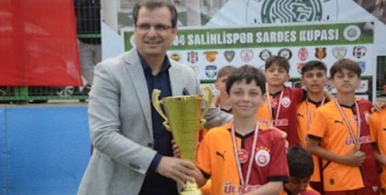 Galatasaray ve Fenerbahçe şampiyon
