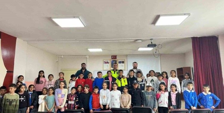 Diyadin’de "Bir kural, bir ömür" etkinliği düzenlendi
