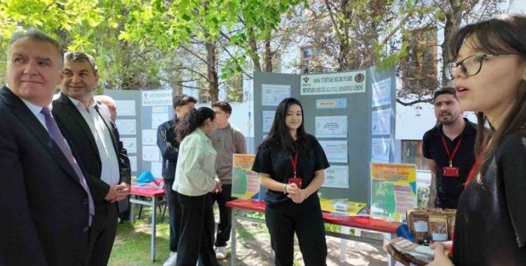 Gediz’de öğrencilerden ilgi çekici projeler; vardiyalı çalışmanın aile içi etkileri araştırıldı
