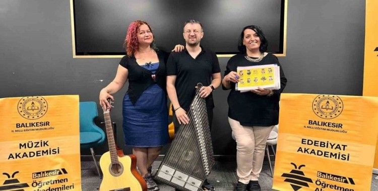 Balıkesirli öğretmenler, ’Şiirle Şarkı, Şarkıyla Şiir’ okudular
