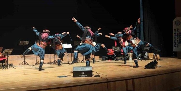 Hayat Boyu Öğrenme kursiyerlerinden türkü şöleni
