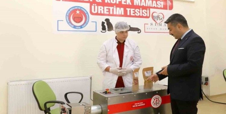 Sivas’ta atık gıdalar mamaya dönüşüyor
