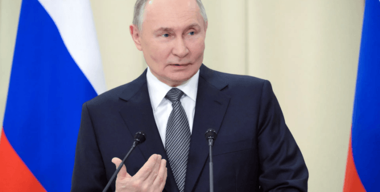 Putin, ‘Kahramanlar Zamanı’ programının katılımcılarıyla bir araya geldi