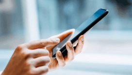 İtalya'da liselerde öğrencilerin cep telefonu kullanması yasaklandı