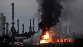 İsrail’in Hayfa kentindeki petrol rafinerisi, aldığı hasar nedeniyle faaliyetlerini durdurdu