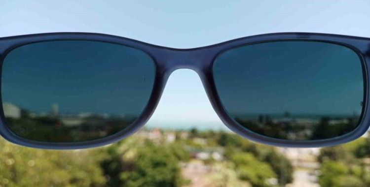 Güneş gözlüğü aksesuar değil, sağlık için kalkan
