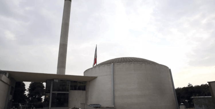 Alman medyası: ABD, İsrail'e İran'daki nükleer merkezi imha etmesi için gizlice bomba teslim edebilir