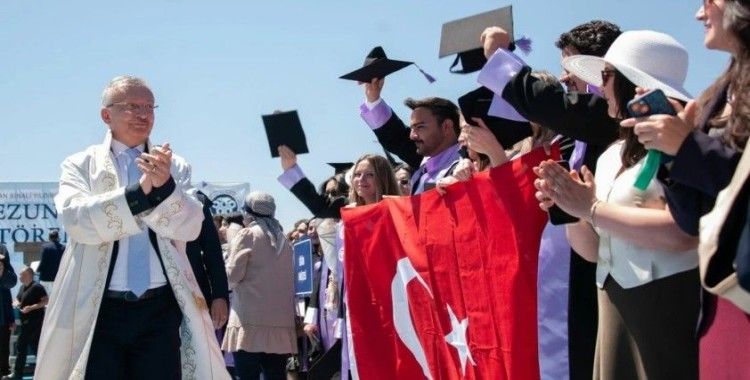 EBYÜ’de mezuniyet coşkusu yaşandı
