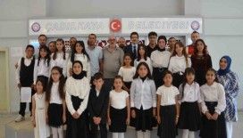 Ortaokul öğrencilerinden şiir programı
