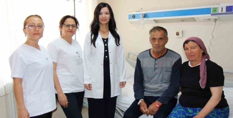 Felçli geldiği hastaneden yürüyerek çıktı
