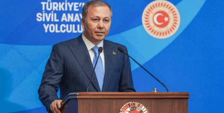 Bakan Yerlikaya: Darbenin gölgesinde yazılmış bir anayasa ile yol yürümek mümkün değil