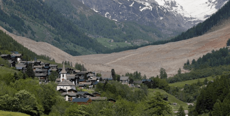 İsviçre'de buzul çökmesiyle neredeyse yok olan Blatten köyünde bir ceset bulundu