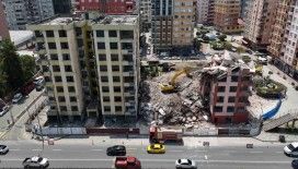 Rize’deki riskli 2 binanın yıkımı sürüyor
