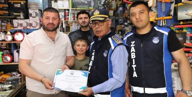 Zabıta ekiplerinin  kaldırım işgal denetimleri devam ediyor
