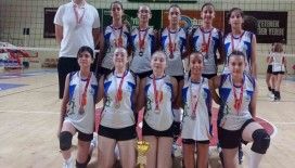 Muğla Büyükşehir’in Voleybol takımlarından çifte başarı
