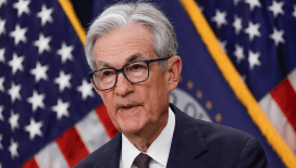 Fed Başkanı Powell, faizleri düşürmeden önce daha fazla veri bekleyeceklerini yineledi