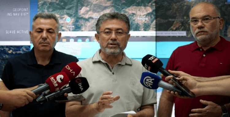 Bakan Yumaklı: Biz bu savaşı kazanırız, ben orman kahramanı arkadaşlarıma güveniyorum