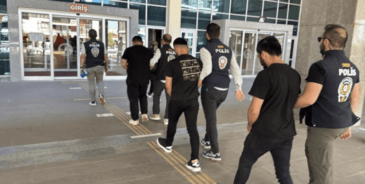 Saraçhane'de Cumhurbaşkanı Erdoğan'a hakaret eden 42 kişi yakalandı