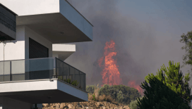 Orman yangınlarında son durum: Ödemişte alevler ilerliyor, Çeşme kontrol altına alınamadı