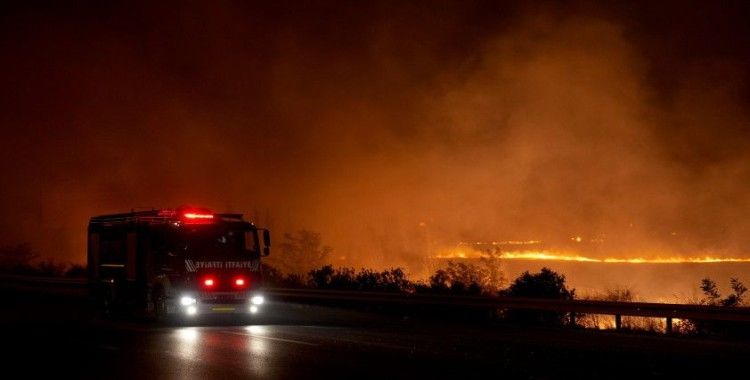 Buca’daki yangın otobana ulaştı…