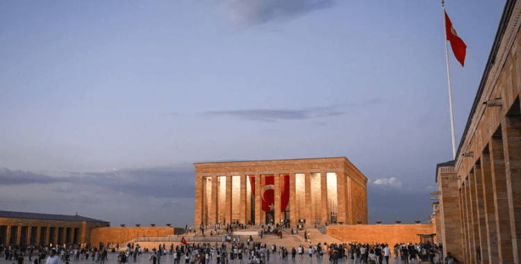 Bakan Ersoy duyurdu: Turizm başkenti Ankara oldu