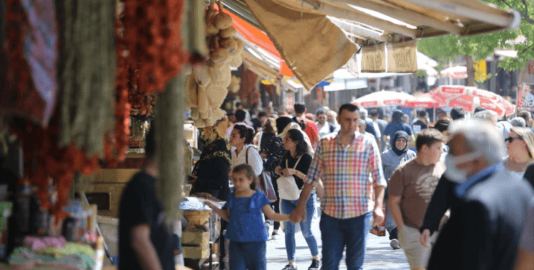 Yerli turistler ilk çeyrekte 76 milyar lira seyahat harcaması yaptı