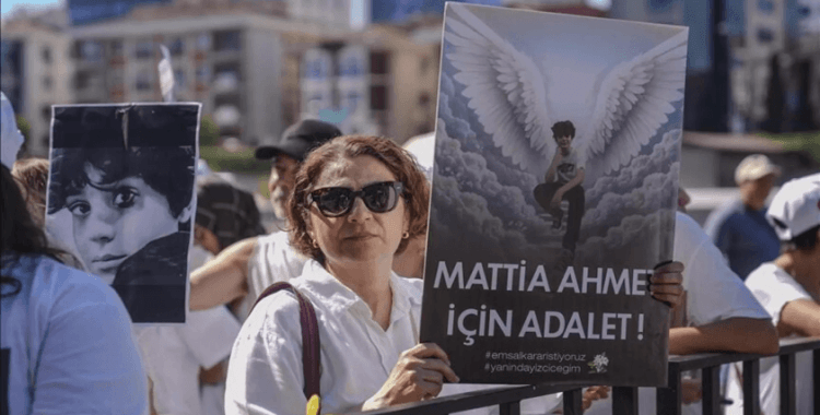 Mattia Ahmet Minguzzi'nin annesi oturma eylemini sonlandırdı: 'Ölüm tehditleri alıyorum'