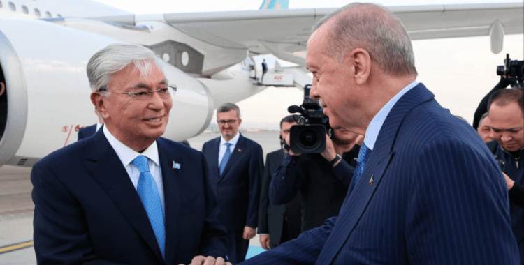 Cumhurbaşkanı Erdoğan, Kazakistan Cumhurbaşkanı Tokayev'i resmi törenle karşıladı