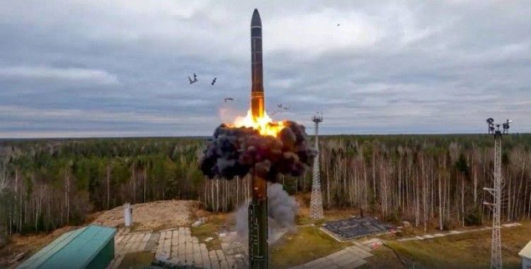 Kremlin: Rusya, orta ve kısa menzilli füzeleri konuşlandırma hakkına sahip