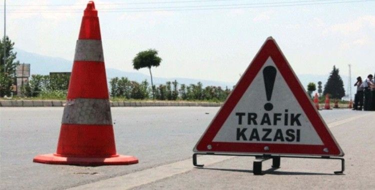 Sivas'ta minibüs uçuruma yuvarlandı: Can kaybı ve yaralılar var