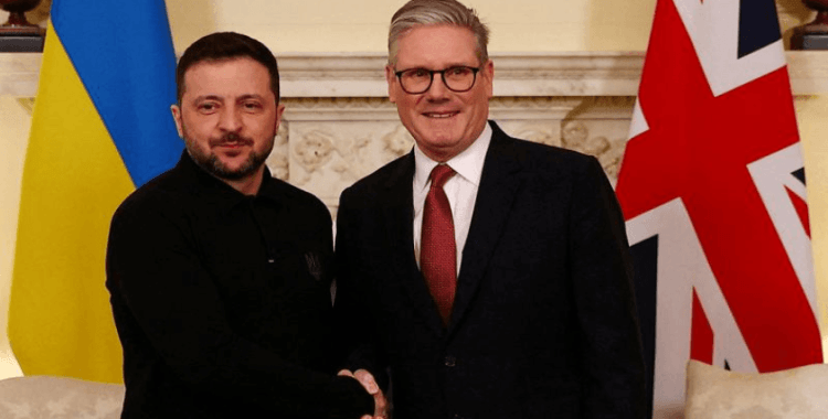 Starmer, Trump-Putin görüşmesi öncesi Zelenski ile bir araya geldi