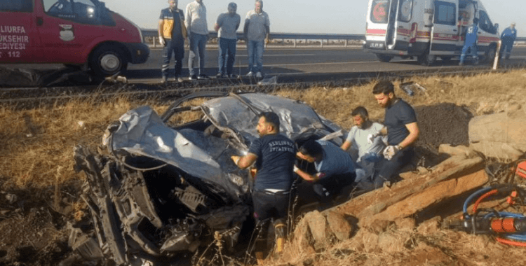 Şanlıurfa'da otomobil devrildi: 2 ölü, 3 yaralı