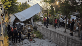 Nevşehir'de kamyon 10 araca çarptı: 6 yaralı