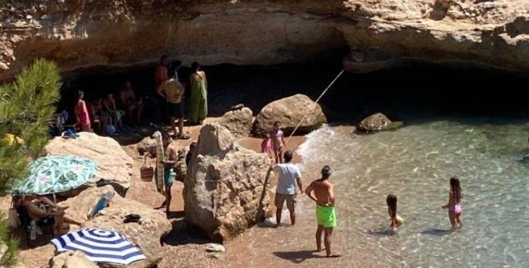 Datça'da sahilde dinlenen fok için bölgeye güvenlik şeridi çekildi