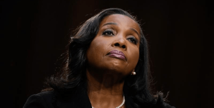 Fed Yönetim Kurulu Üyesi Cook, Trump'a dava açtı