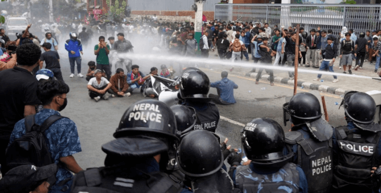 Nepal'de sosyal medya protestoları: En az 13 ölü