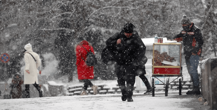AKOM İstanbul için sağanak tarihini açıkladı: Prof. Dr. Orhan Şen'den Doğu Karadeniz'e kar uyarısı