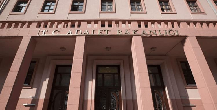 Adalet Bakanlığı'nda anlaşma sağlandı: Çalışanların hesabına 99 bin 500 lira banka promosyonu yatacak