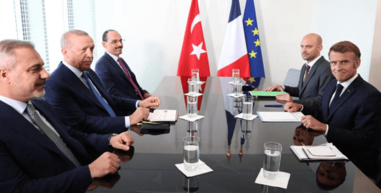 Cumhurbaşkanı Erdoğan, Macron ile bir araya geldi