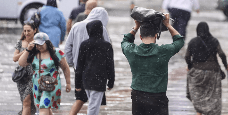 Meteoroloji'den kritik açıklama: 5 bölgeye birden uyarı verildi, 30'dan fazla i̇lde sağanak ve fırtına bekleniyor