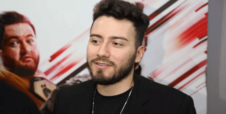 Fenomen isim Enes Batur'dan takipçilerini şaşırtan hamle