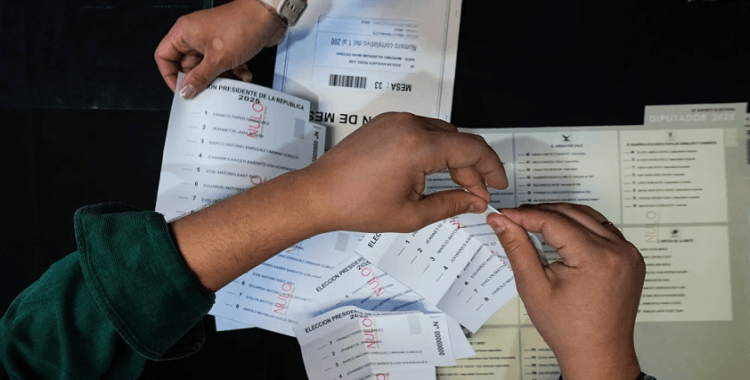 Şili sandık başında: Kutuplaşan ülke 'sertlik' vaatleriyle sarsılıyor