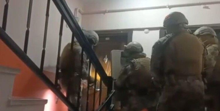 Sultanbeyli'de faaliyet gösteren suç örgütüne 11 suçtan operasyon: Gözaltına alınan 21 şüpheliden 13'ü tutuklandı