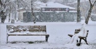 AKOM'dan soğuk ve yağışlı hava uyarısı: İstanbul için saat verildi, kuvvetli geliyor