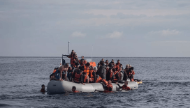 Girit Adası açıklarında göçmenleri taşıyan botun batması sonucu 18 kişi öldü