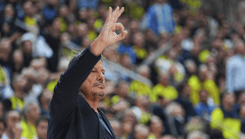 Ergin Ataman, Fenerbahçe taraftarına tepki gösterdi: '87 yaşındaki anneme küfür ettiler'