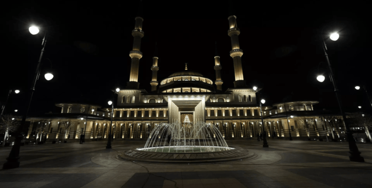 Yarın Regaip Kandili: Üç ayların ilk kandili perşembe günü idrak edilecek