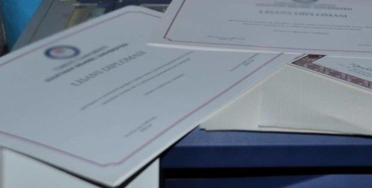 ‘Sahte diploma’ skandalı: Polonya, Fransa büyükelçisinin görevden aldı